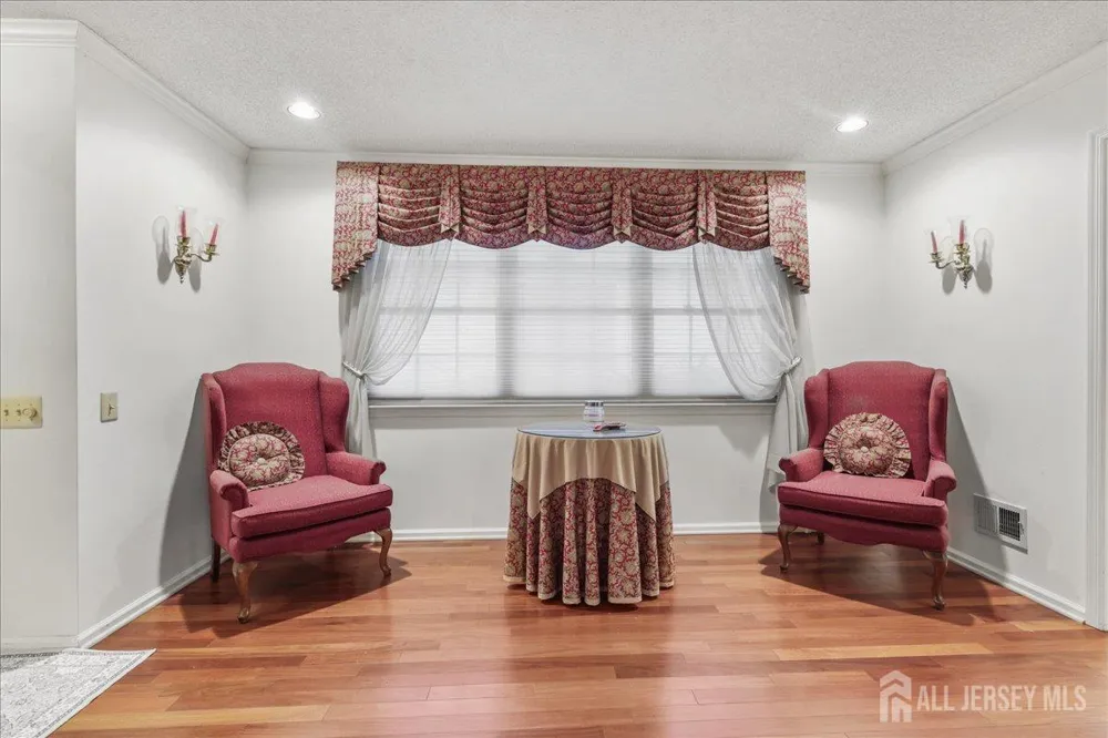 190 Tanager Drive Monroe, NJ 08831