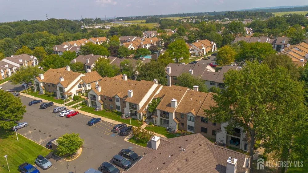 709 Sunshine Court Sayreville, NJ 08859