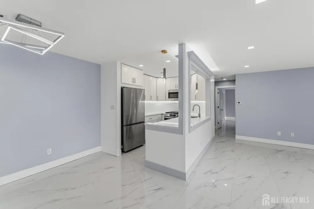 709 Sunshine Court Sayreville, NJ 08859