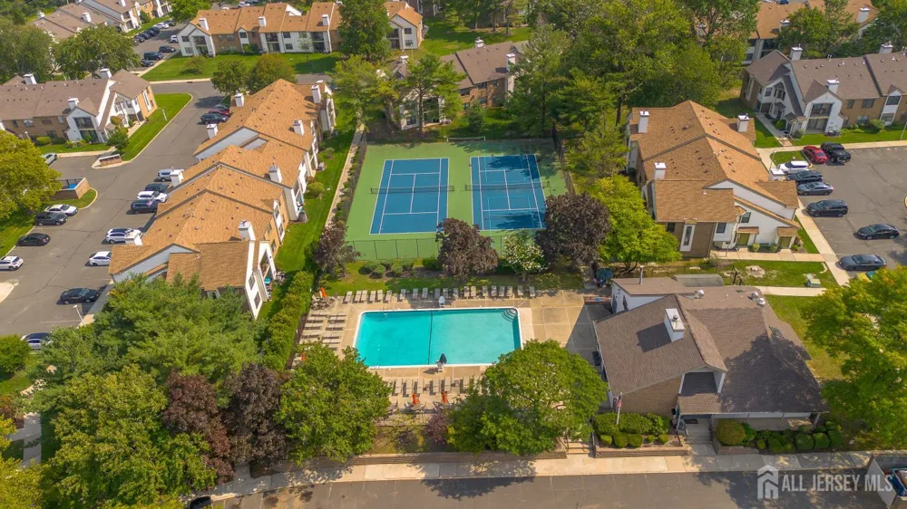 709 Sunshine Court Sayreville, NJ 08859