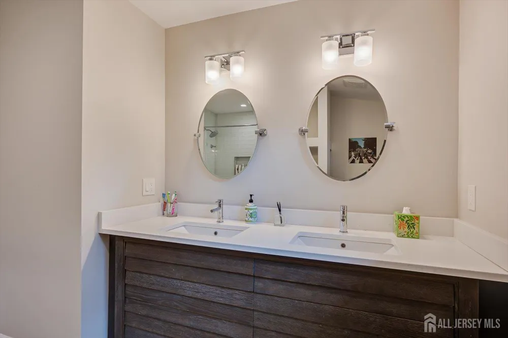 812 Abbott Street Highland Park, NJ 08904