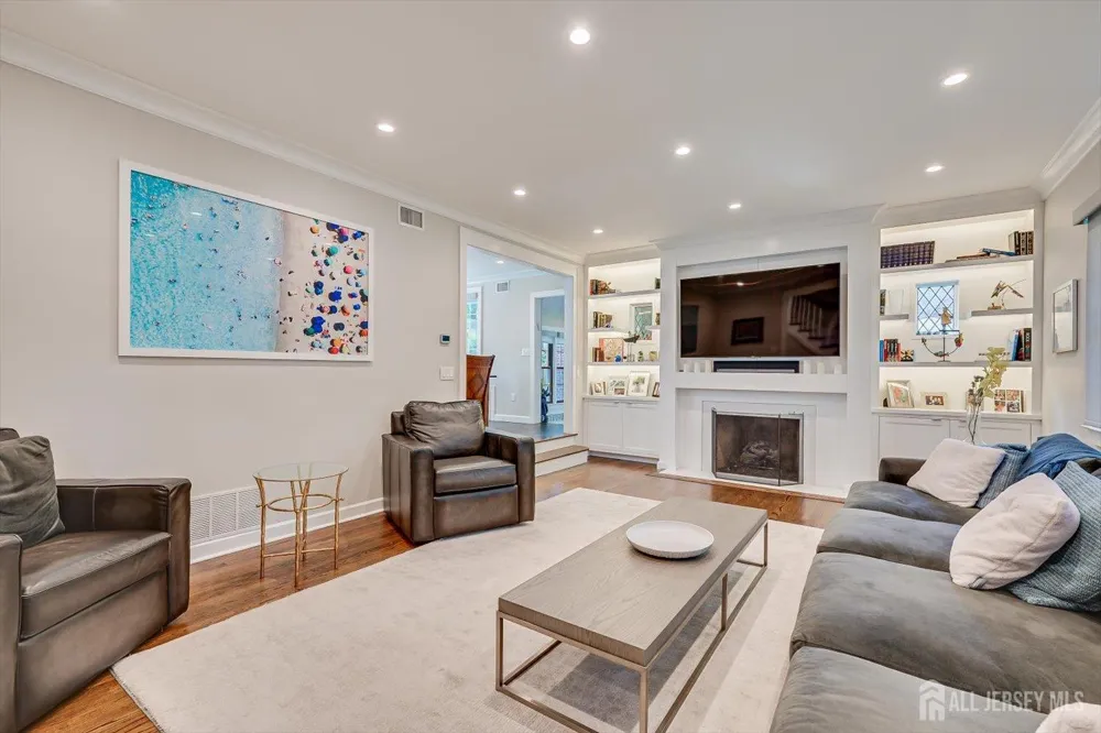 812 Abbott Street Highland Park, NJ 08904