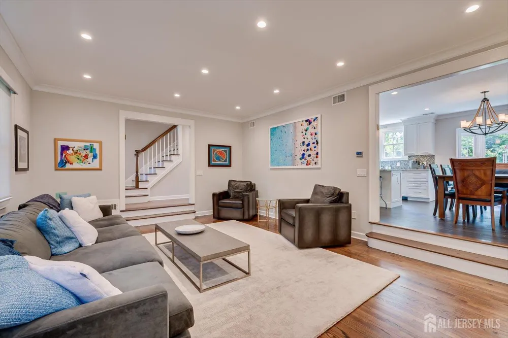 812 Abbott Street Highland Park, NJ 08904