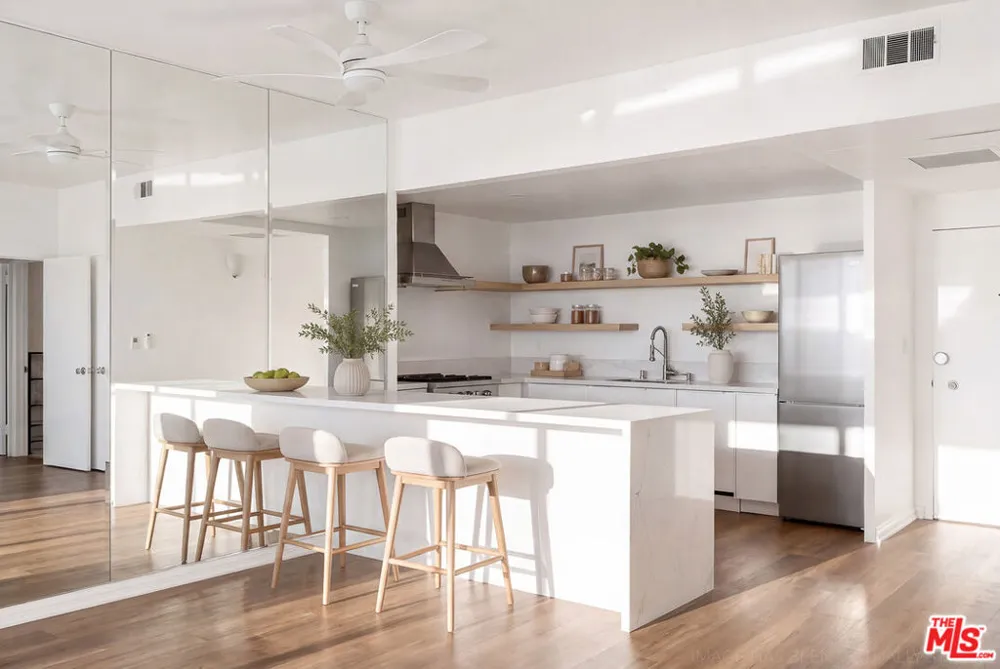 17350 W Sunset Boulevard #703C Los Angeles, CA 90272
