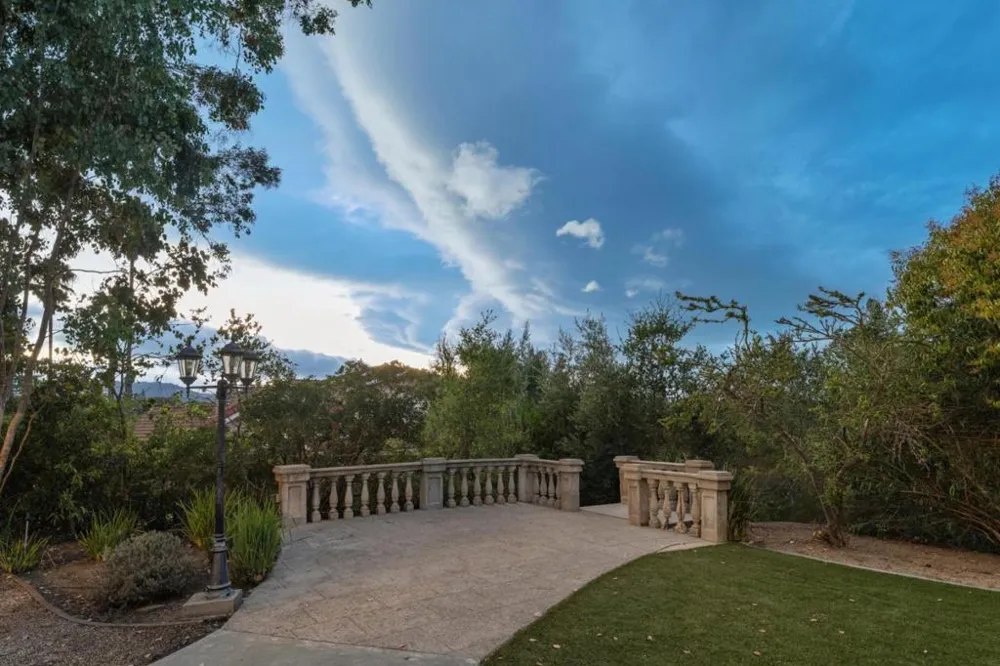 18661 Woodbank Way Saratoga, CA 95070