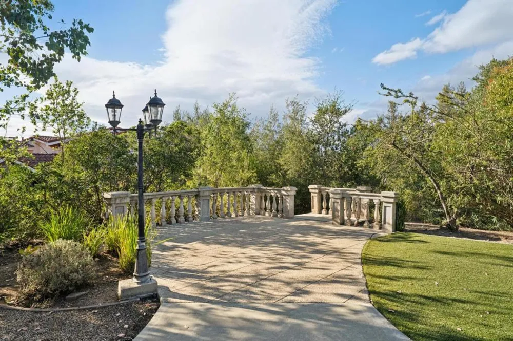 18661 Woodbank Way Saratoga, CA 95070