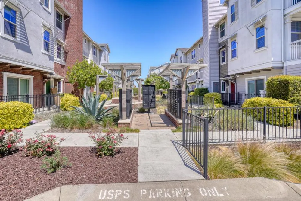 8533 Seawind Way Newark, CA 94560
