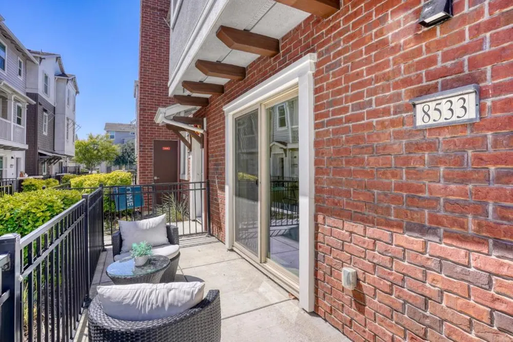 8533 Seawind Way Newark, CA 94560