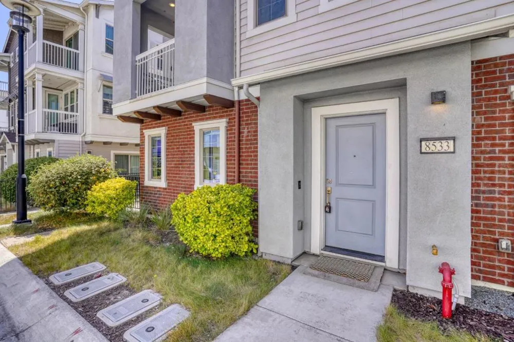 8533 Seawind Way Newark, CA 94560