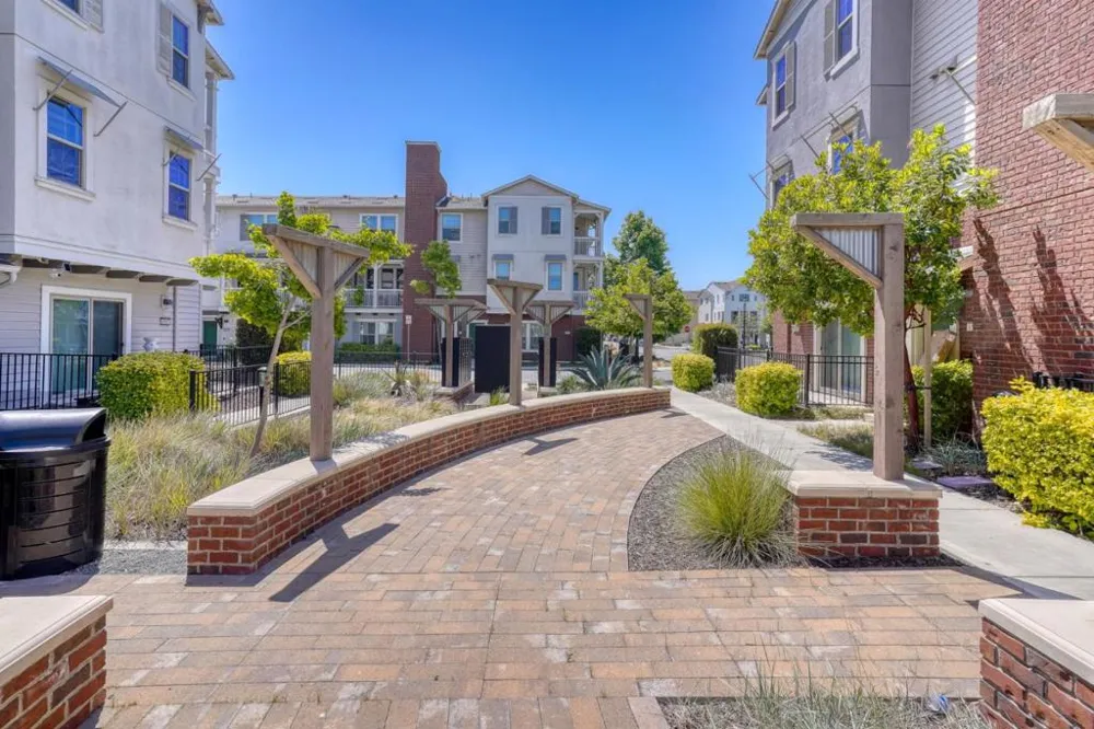 8533 Seawind Way Newark, CA 94560