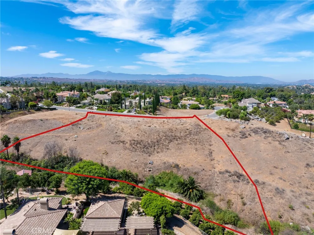 2035 POLO COURT Riverside, CA 92506