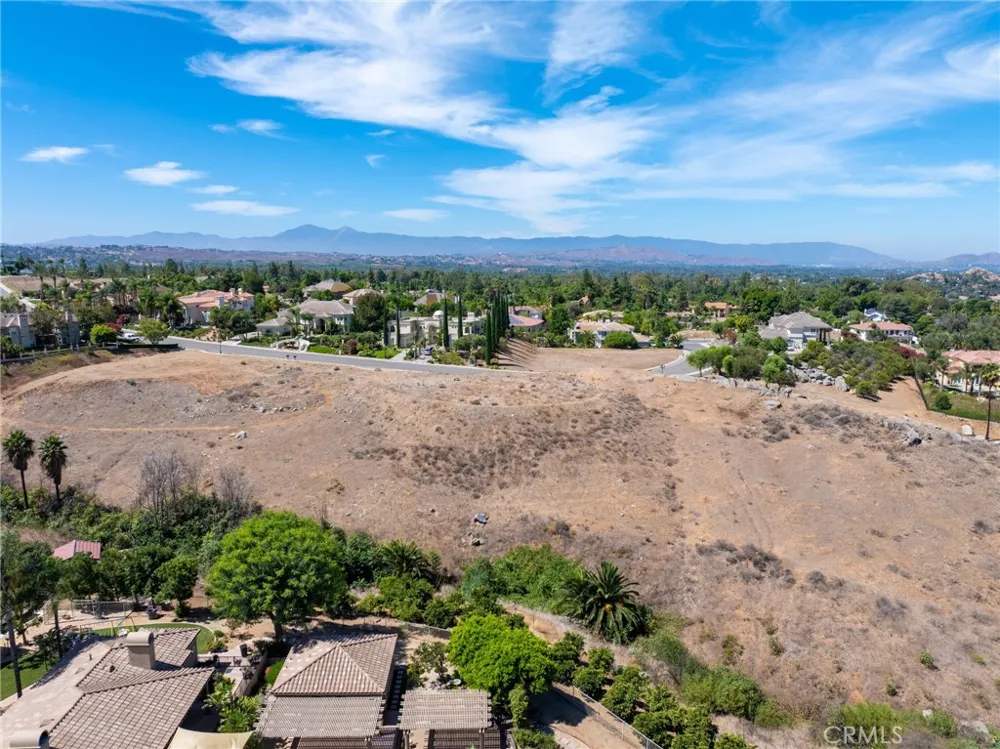 2035 POLO COURT Riverside, CA 92506