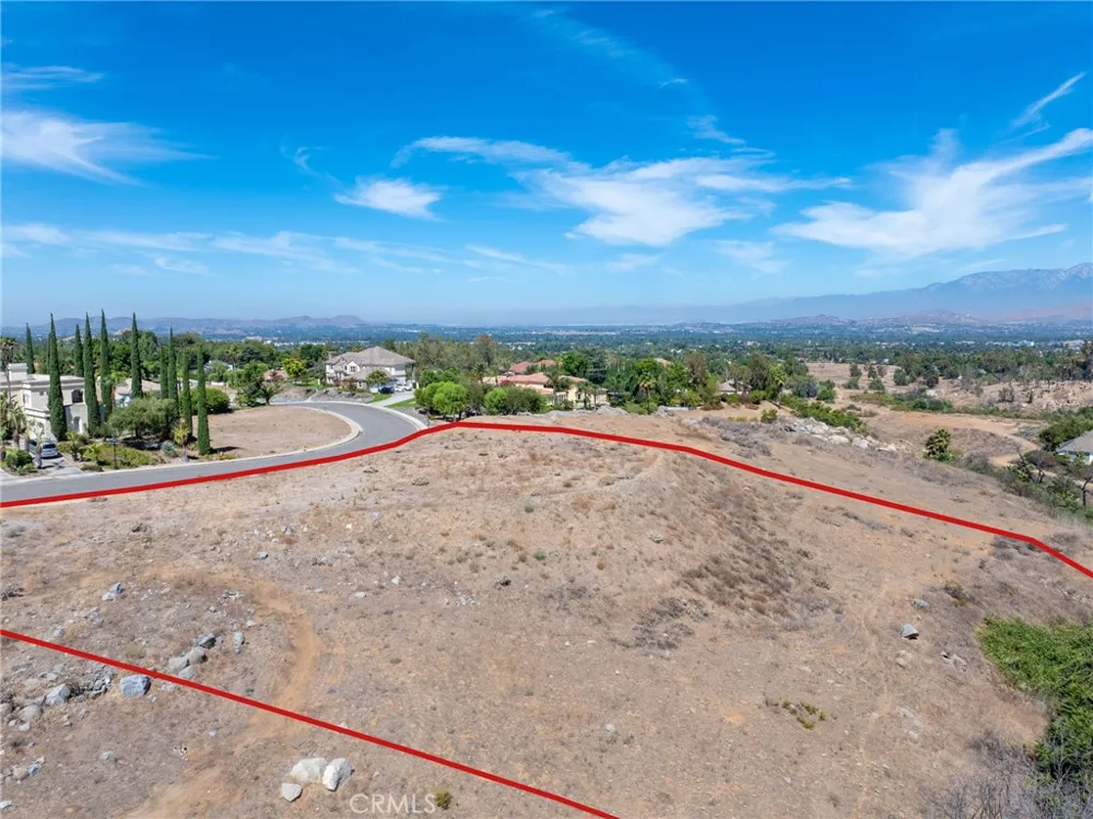 2035 POLO COURT Riverside, CA 92506
