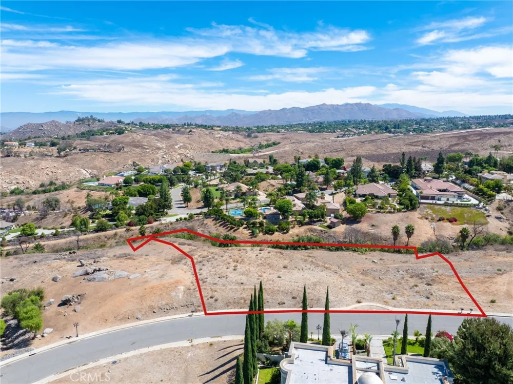 2035 POLO COURT Riverside, CA 92506
