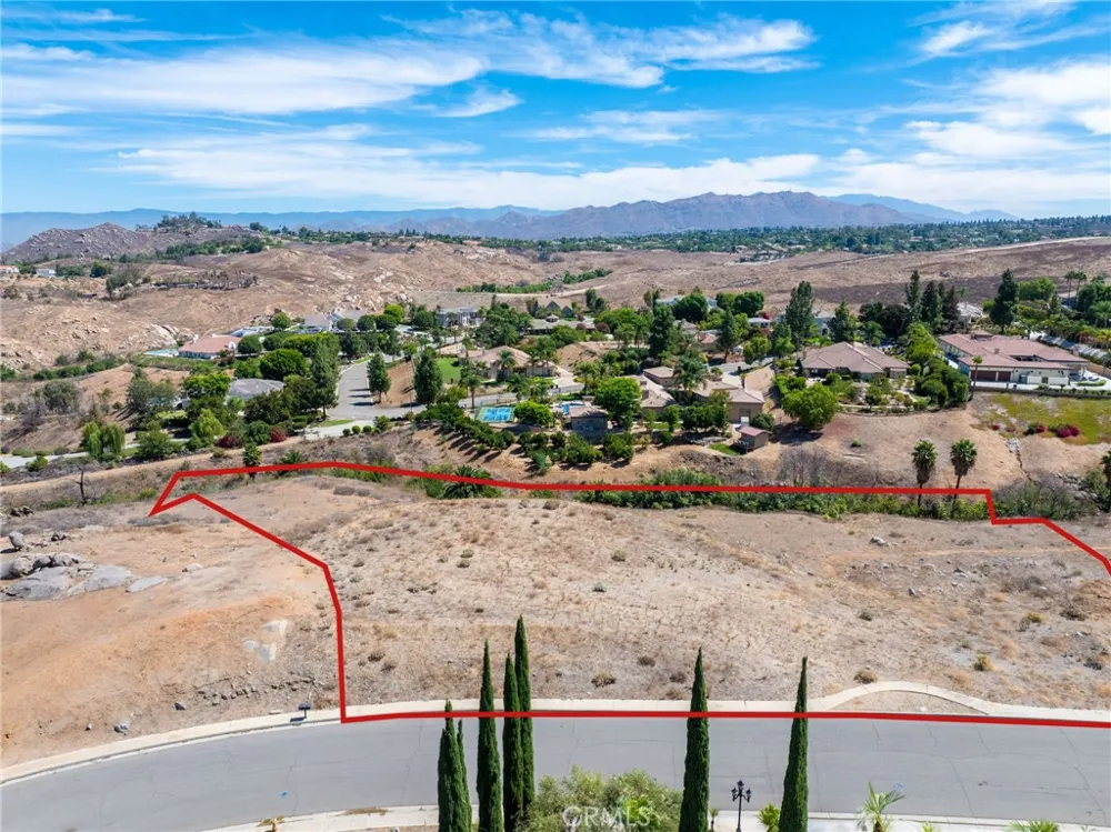 2035 POLO COURT Riverside, CA 92506