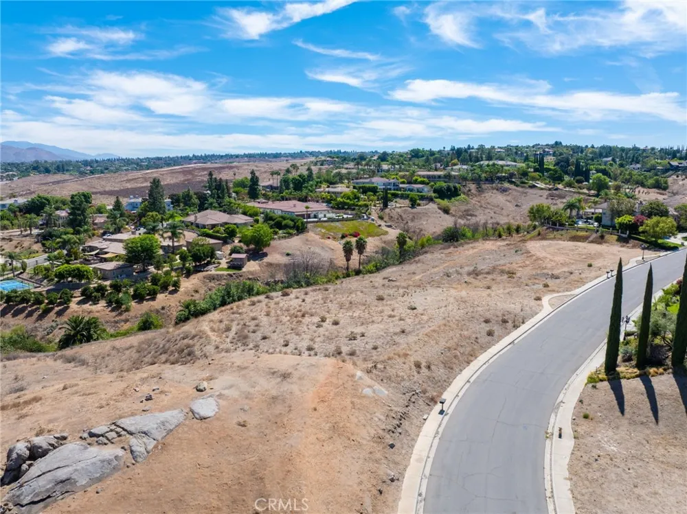 2035 POLO COURT Riverside, CA 92506