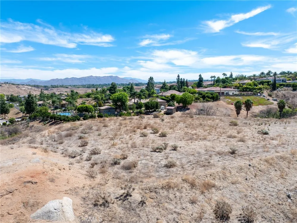 2035 POLO COURT Riverside, CA 92506