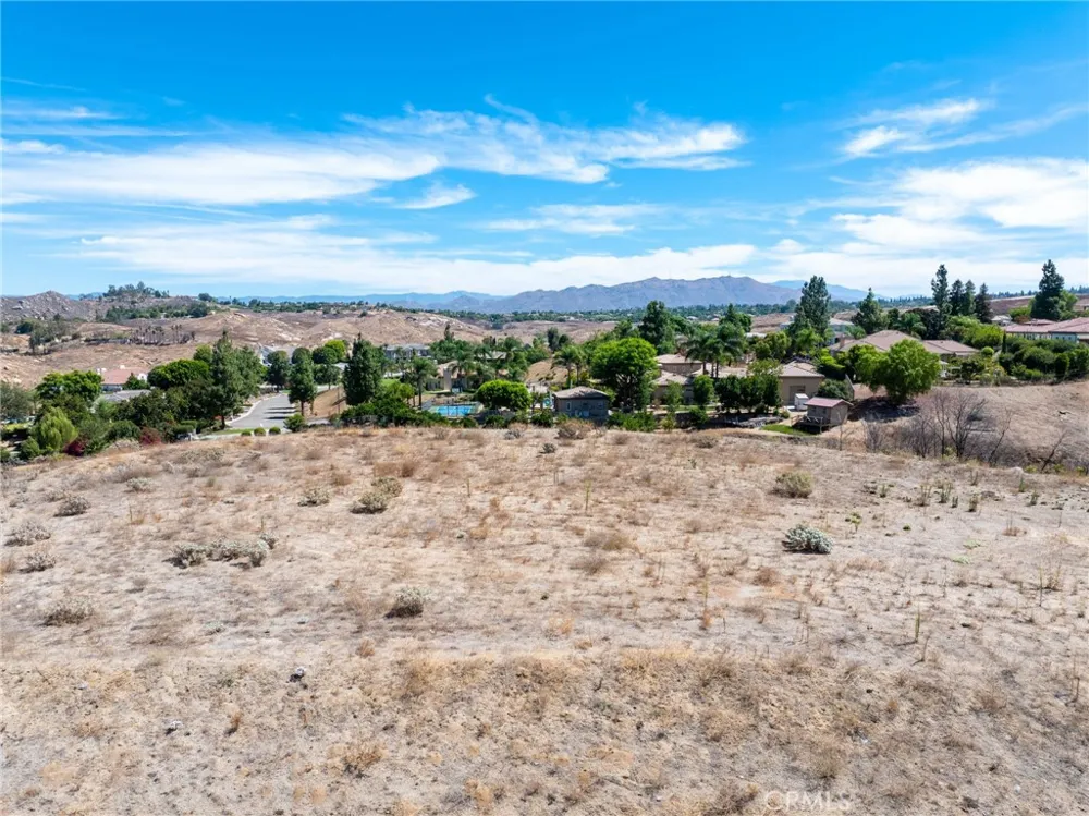 2035 POLO COURT Riverside, CA 92506