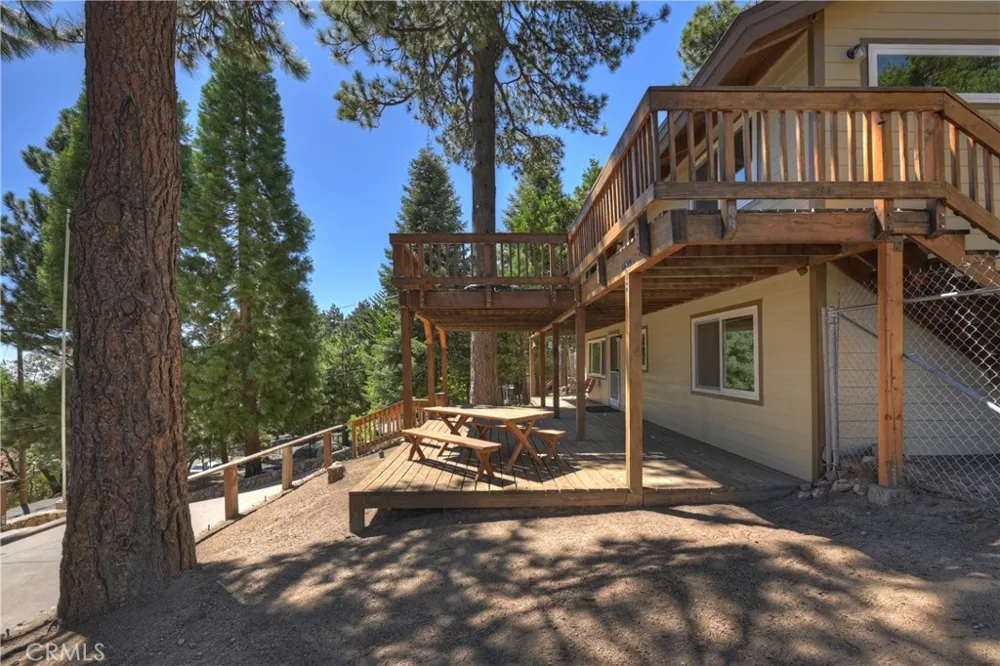 2418 Spring Oak Running Springs, CA 92382