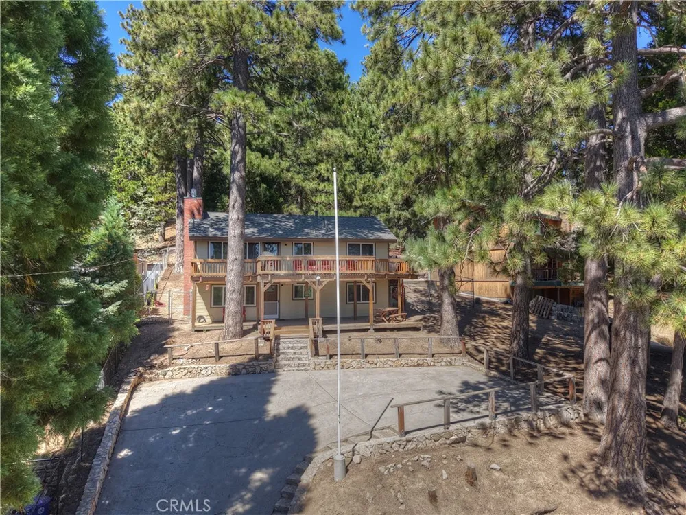 2418 Spring Oak Running Springs, CA 92382
