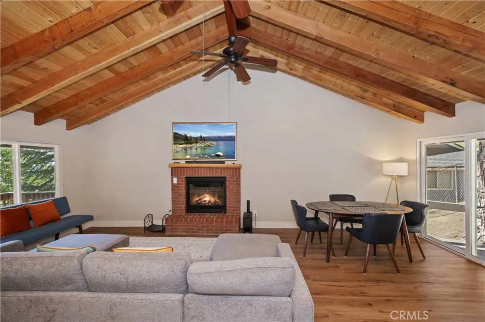 2418 Spring Oak Running Springs, CA 92382
