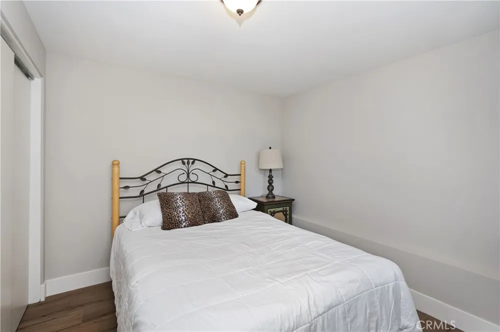 2418 Spring Oak Running Springs, CA 92382