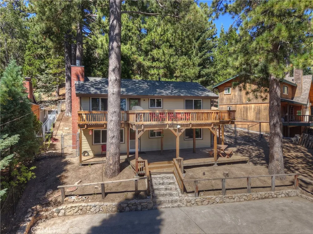 2418 Spring Oak Running Springs, CA 92382