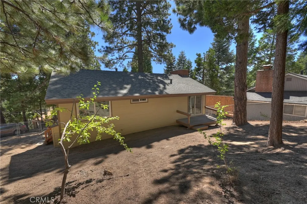 2418 Spring Oak Running Springs, CA 92382