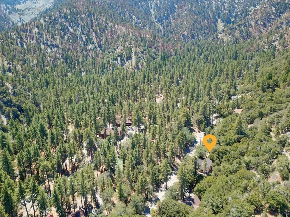 5650 Acorn Wrightwood, CA 92397