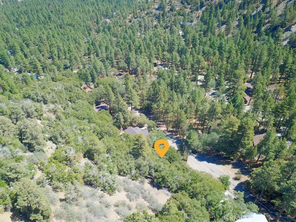 5650 Acorn Wrightwood, CA 92397