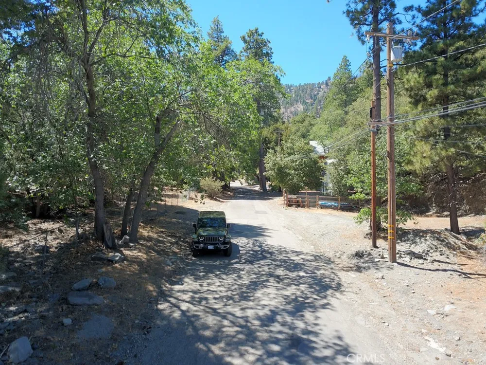 5650 Acorn Wrightwood, CA 92397