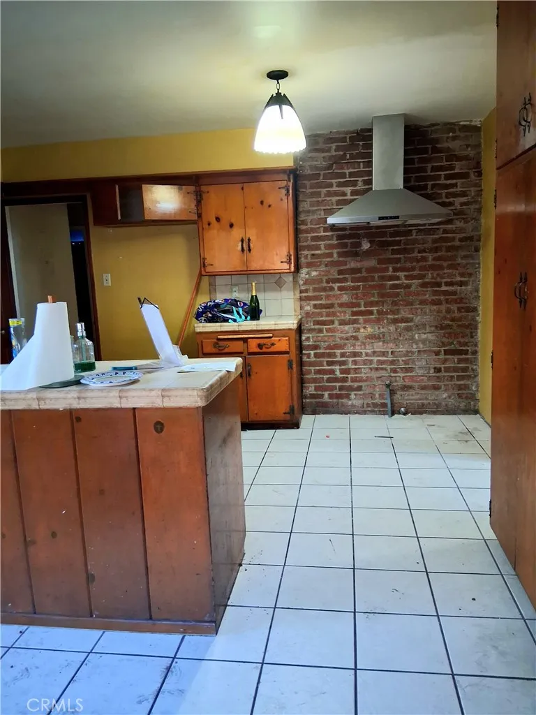 11641 State Lynwood, CA 90262