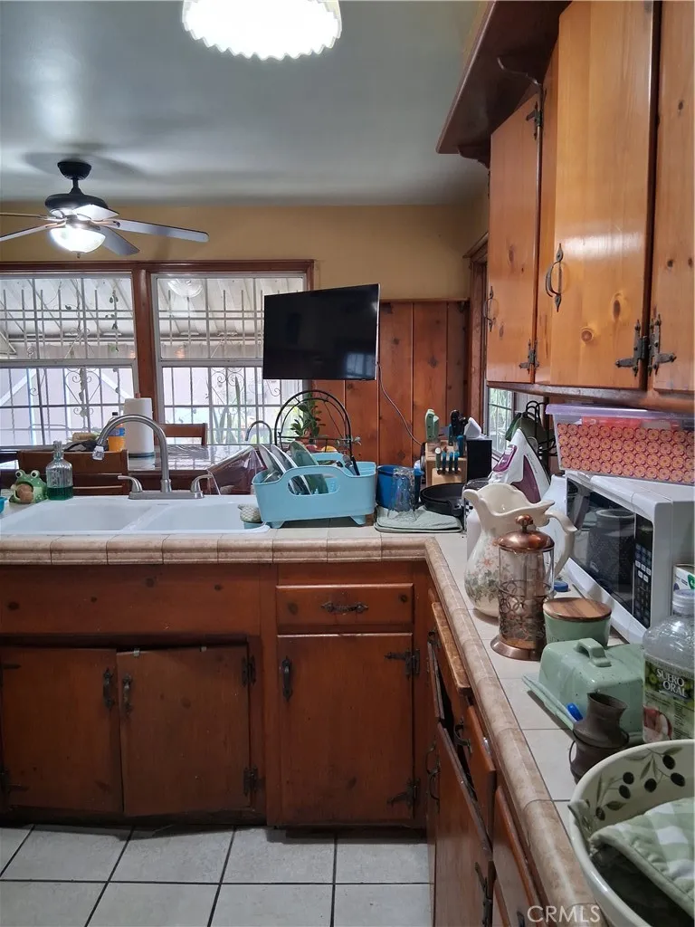 11641 State Lynwood, CA 90262