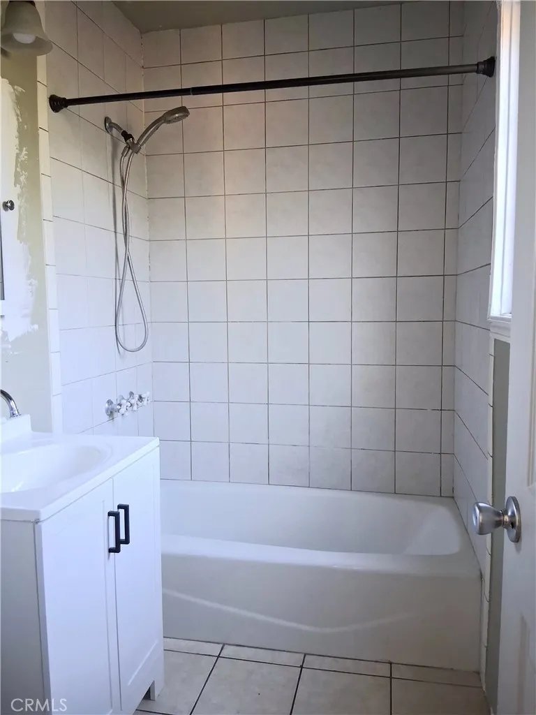 11641 State Lynwood, CA 90262