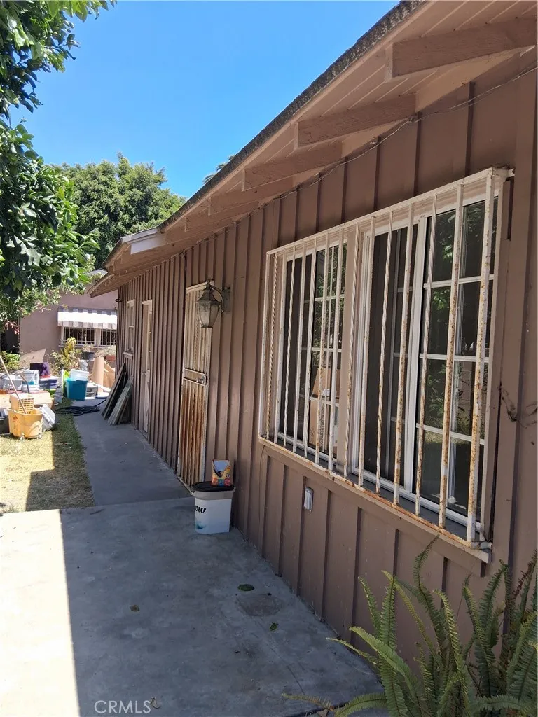 11641 State Lynwood, CA 90262
