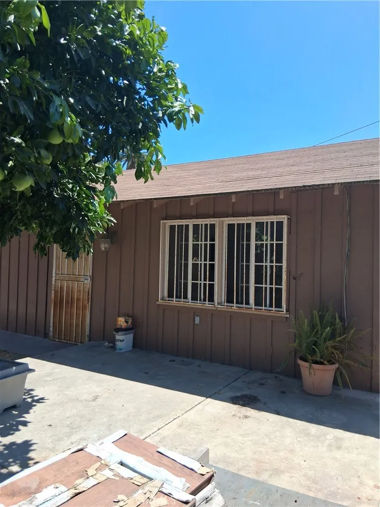 11641 State Lynwood, CA 90262