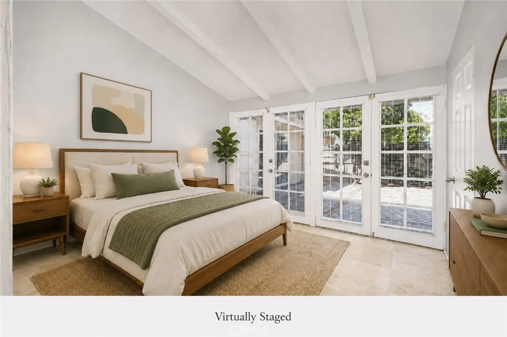 19841 Hamlin Street Woodland Hills, CA 91367