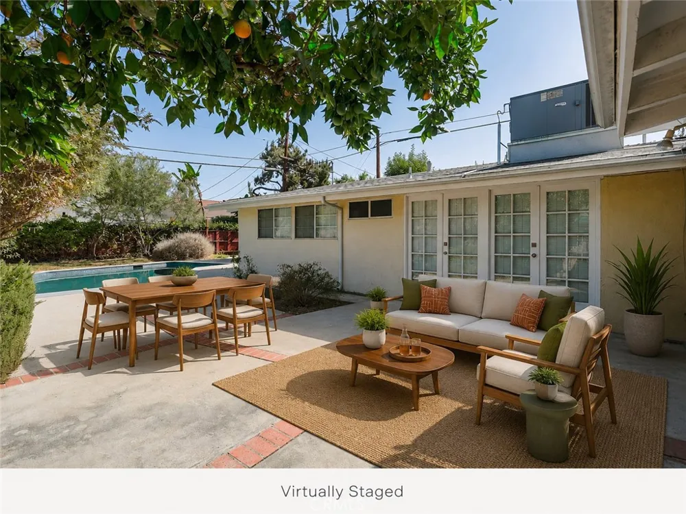 19841 Hamlin Street Woodland Hills, CA 91367