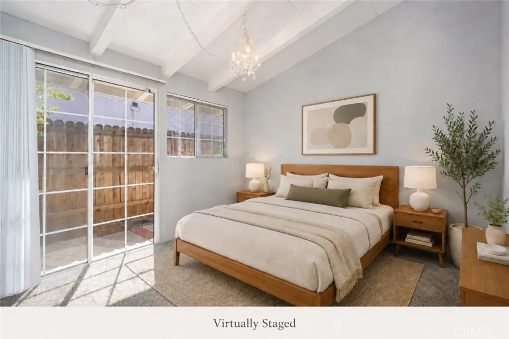 19841 Hamlin Street Woodland Hills, CA 91367