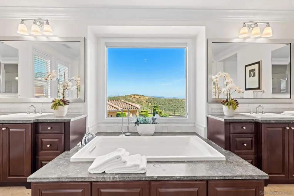 15789 Bacara Ct San Diego, CA 92131