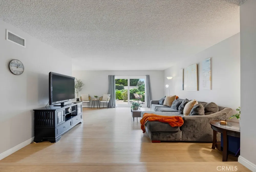 11389 Providencia Cypress, CA 90630