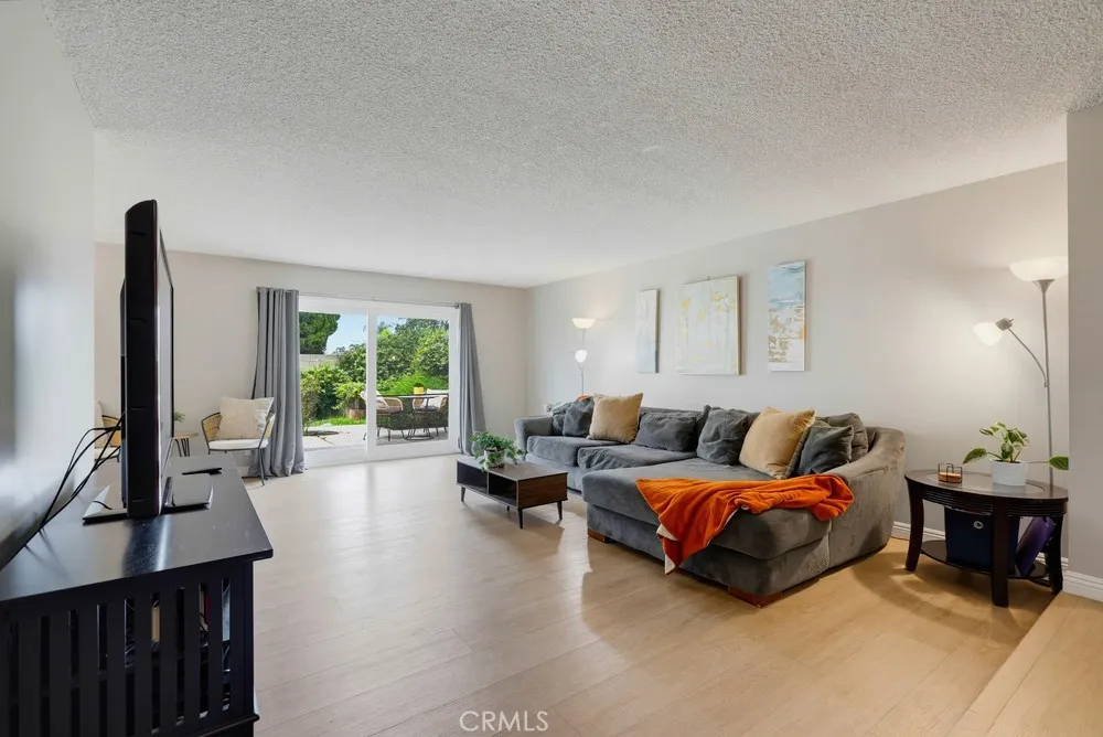 11389 Providencia Cypress, CA 90630