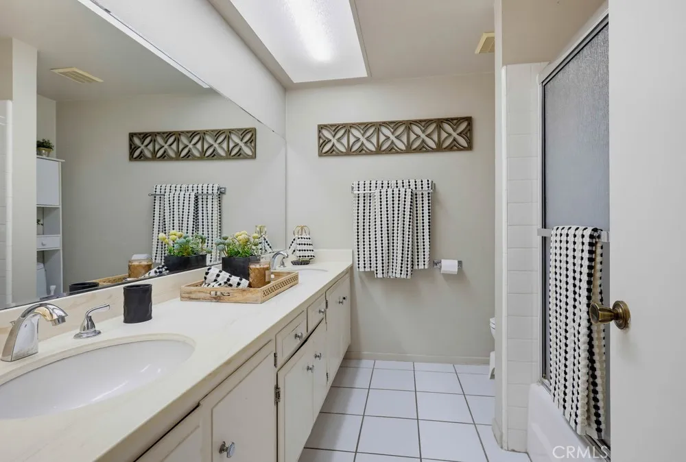 11389 Providencia Cypress, CA 90630