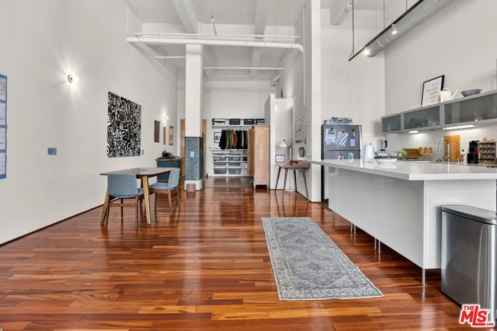 1850 Industrial Street #606 Los Angeles, CA 90021