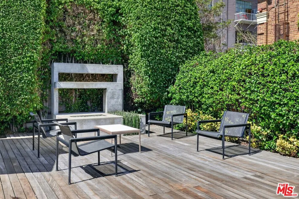 1850 Industrial Street #606 Los Angeles, CA 90021