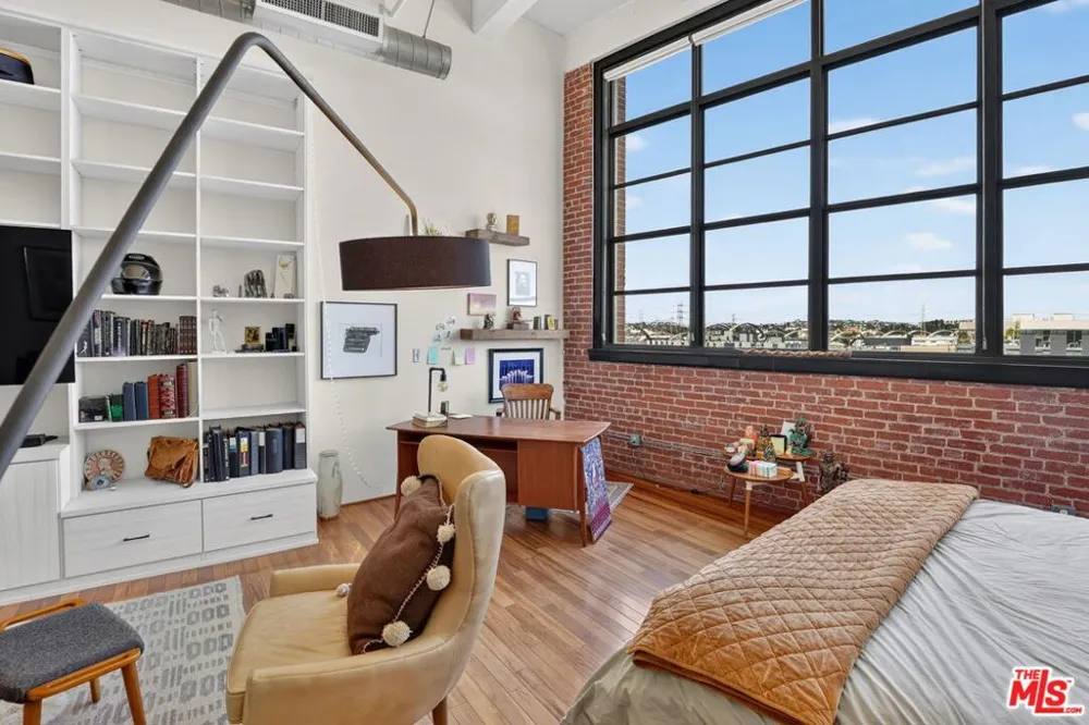 1850 Industrial Street #606 Los Angeles, CA 90021