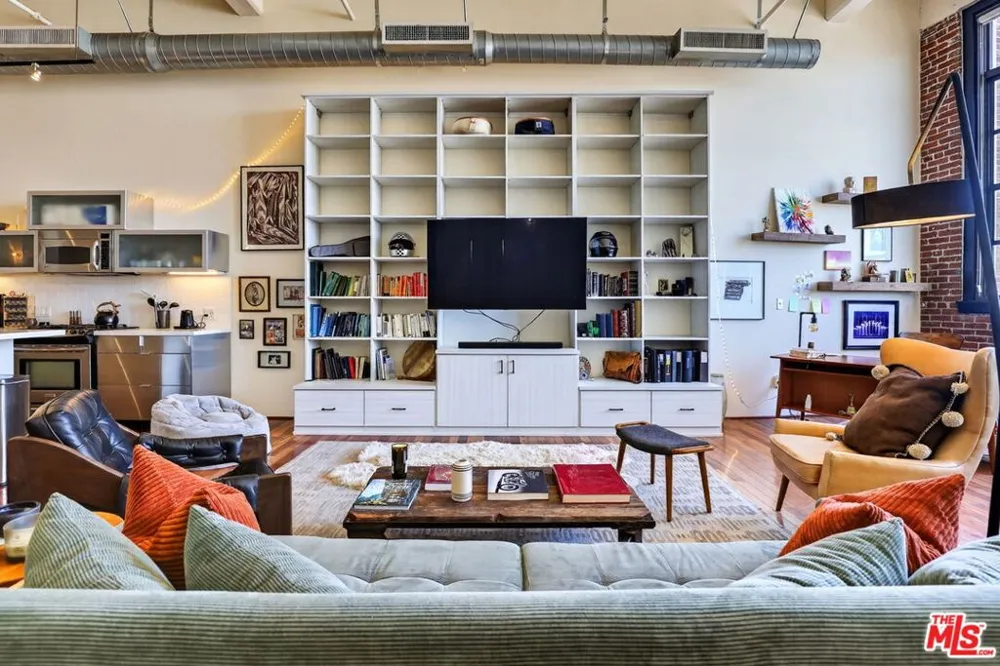 1850 Industrial Street #606 Los Angeles, CA 90021