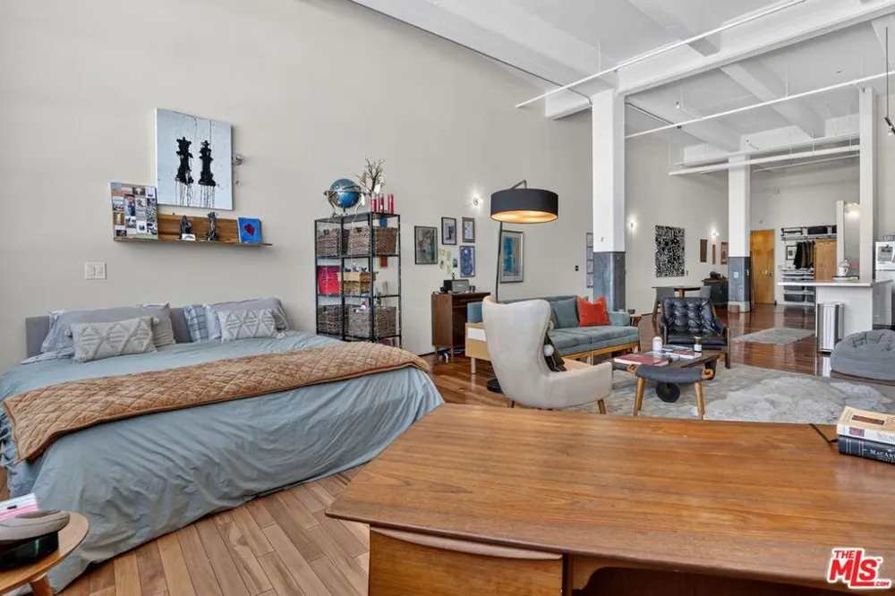 1850 Industrial Street #606 Los Angeles, CA 90021