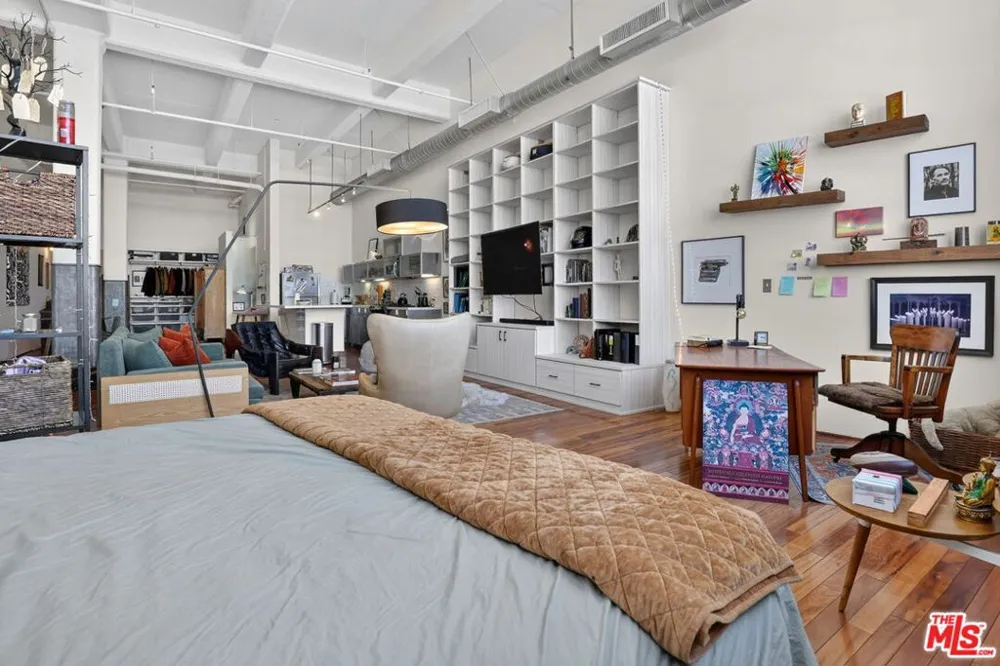 1850 Industrial Street #606 Los Angeles, CA 90021