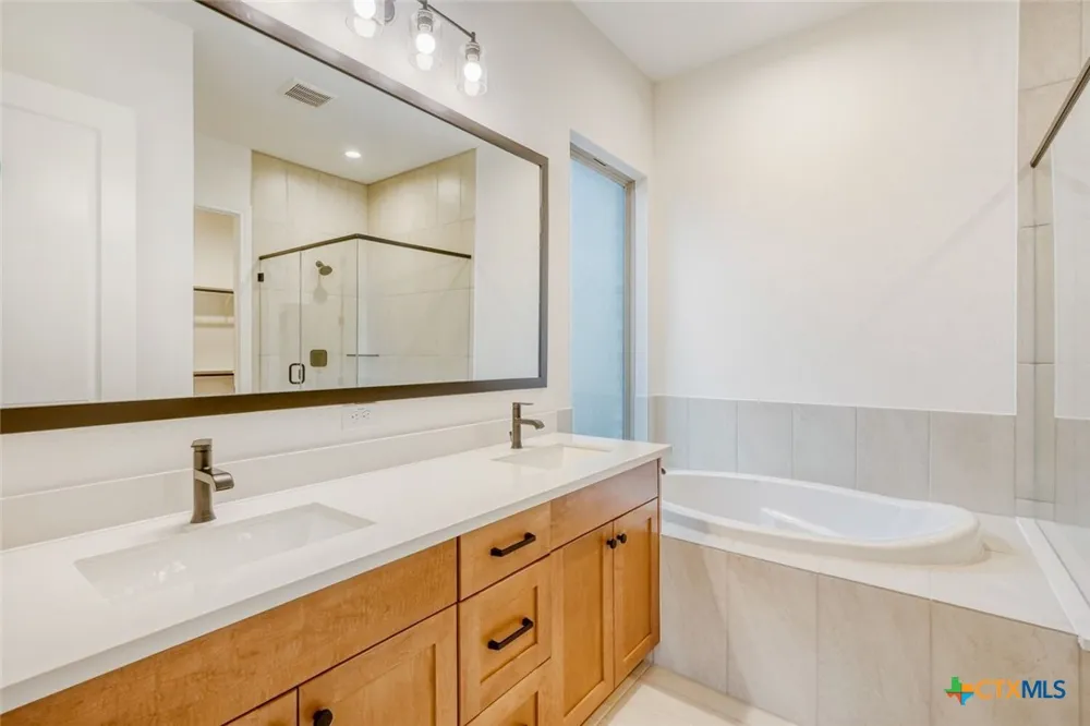 248 Prickly Poppy Loop Kyle, TX 78640